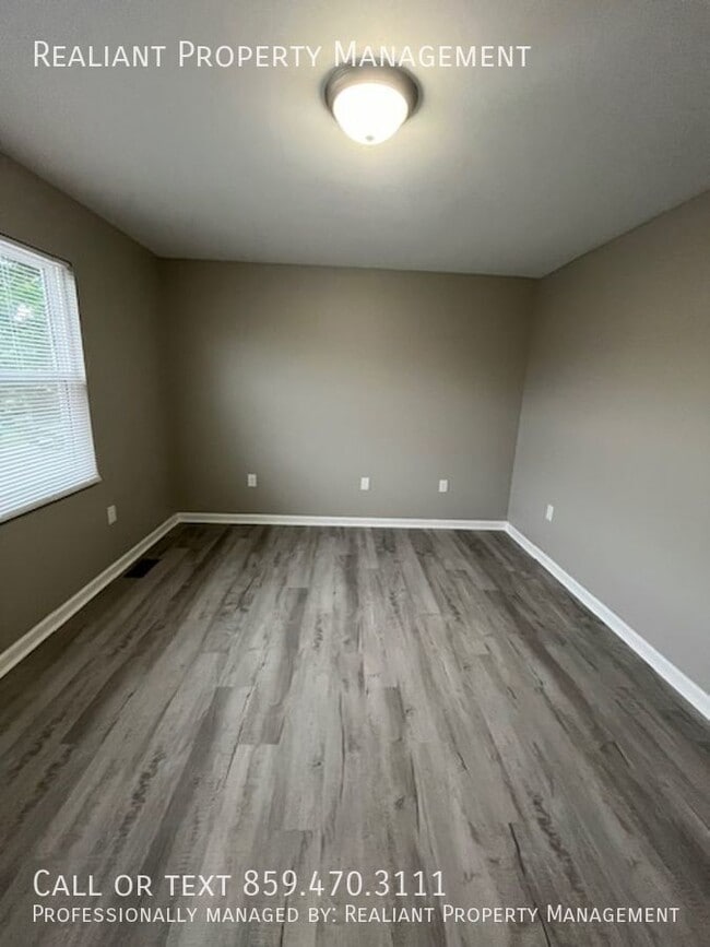 Building Photo - 210 Coburn Dr