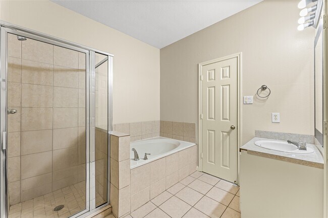 Building Photo - 4536 Mallow St
