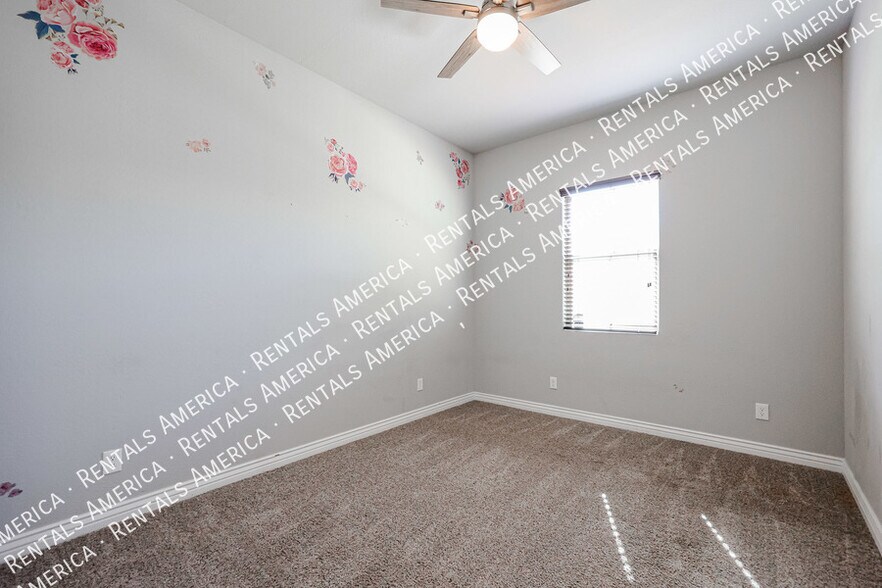 Building Photo - 8544 W Midway Ave