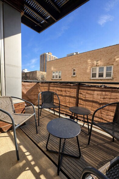 Building Photo - 1040 N Cass St