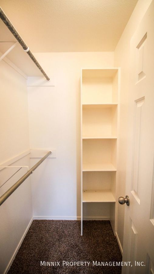 Building Photo - 807 N Englewood Ave