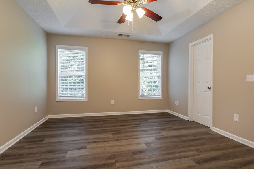 Building Photo - 10 Dearing Cove