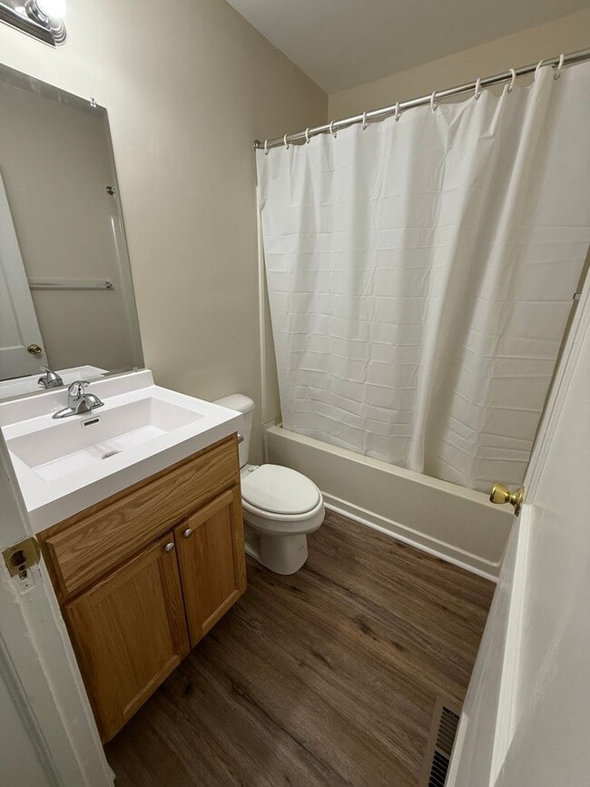 Building Photo - Quaint Two Bedroom House In Creedmoor, NC