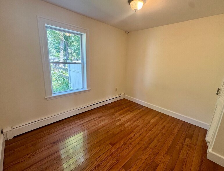 Building Photo - 48 Pleasant St