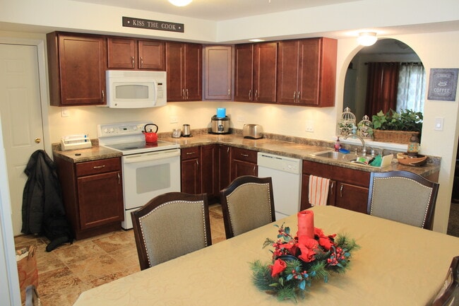 Building Photo - 14455 Jefferson Ave