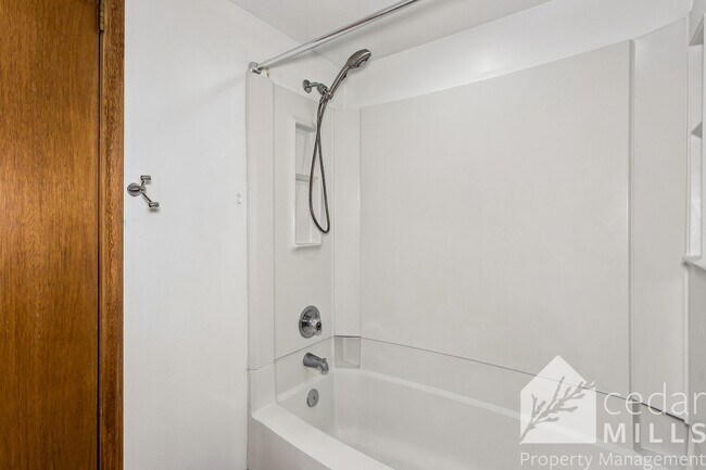 Building Photo - 1717 S Cypress