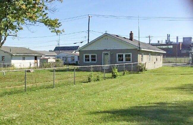 Primary Photo - 4 Bedroom / 2 Bath near park