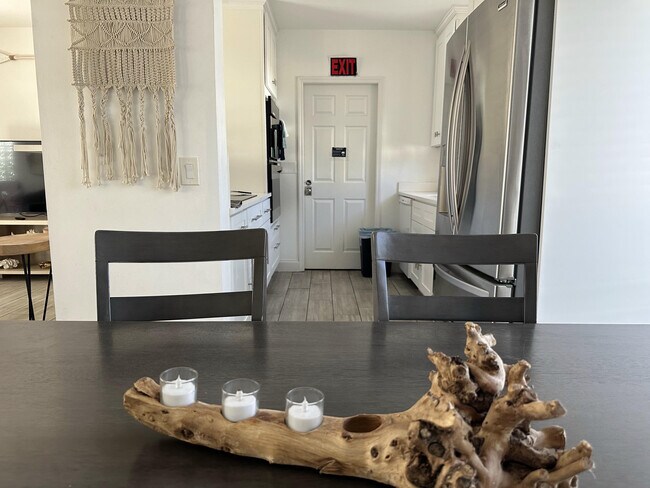 Building Photo - 1258 Beach Rd