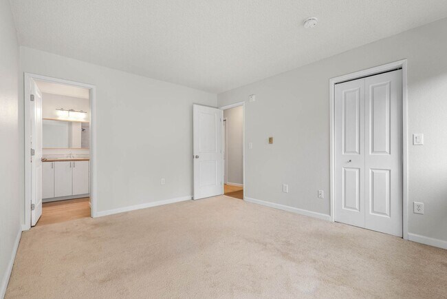 Building Photo - 12513 NE 130th Way