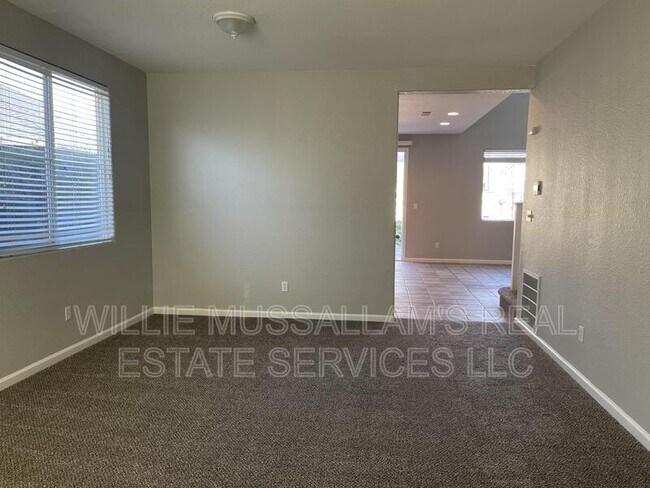 Building Photo - 4117 Rogers Canyon Rd