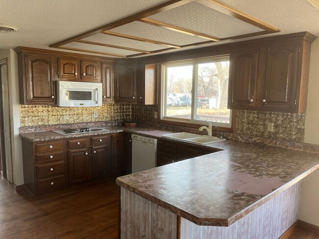 Building Photo - 1229 Thiel Rd