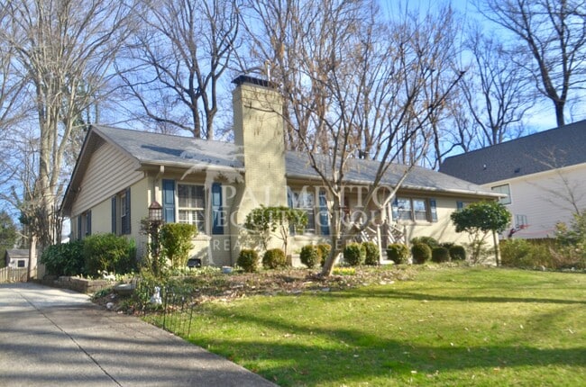 Building Photo - 102 Forestdale Dr