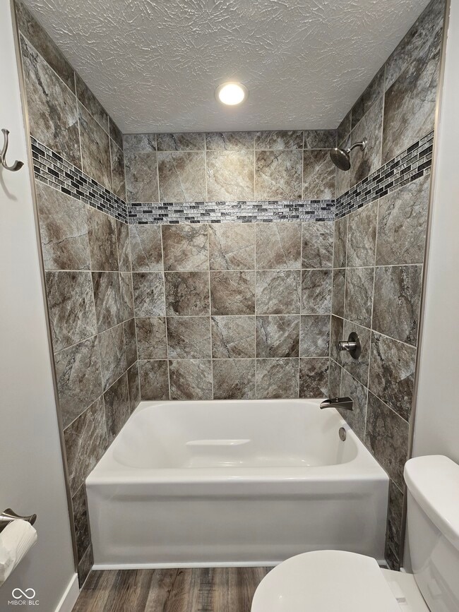Building Photo - 2115 Dawnshire Dr
