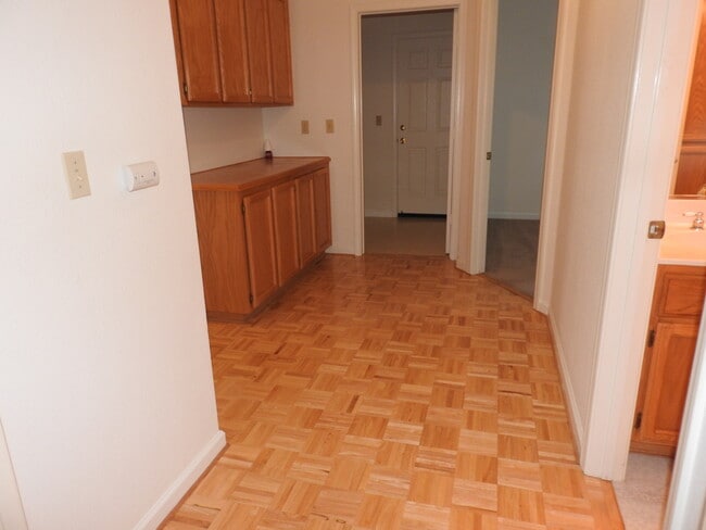 Building Photo - 154 Elkins Cir
