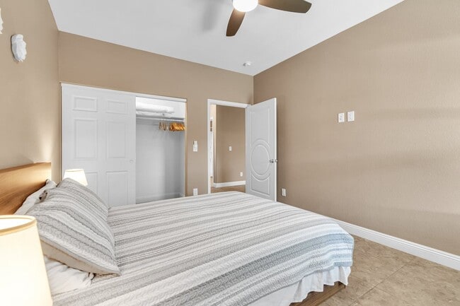 Building Photo - RV GARAGE | Single Story | Furnished Or Unfurnished