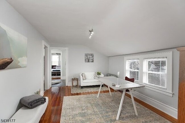 Building Photo - 35 Hazelwood Rd