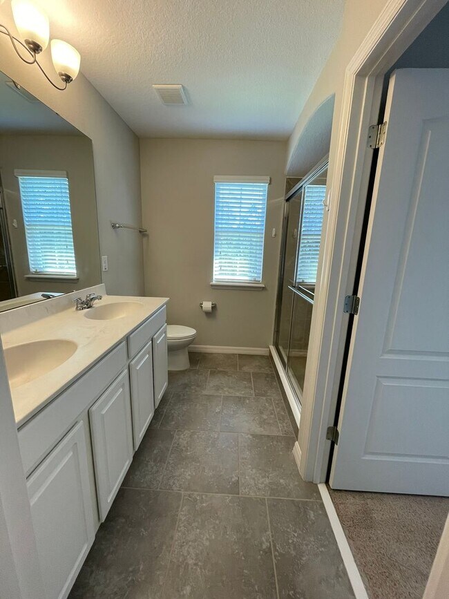 Building Photo - 2 Bedroom, 2.5 Bathroom Townhome in Grande Champions