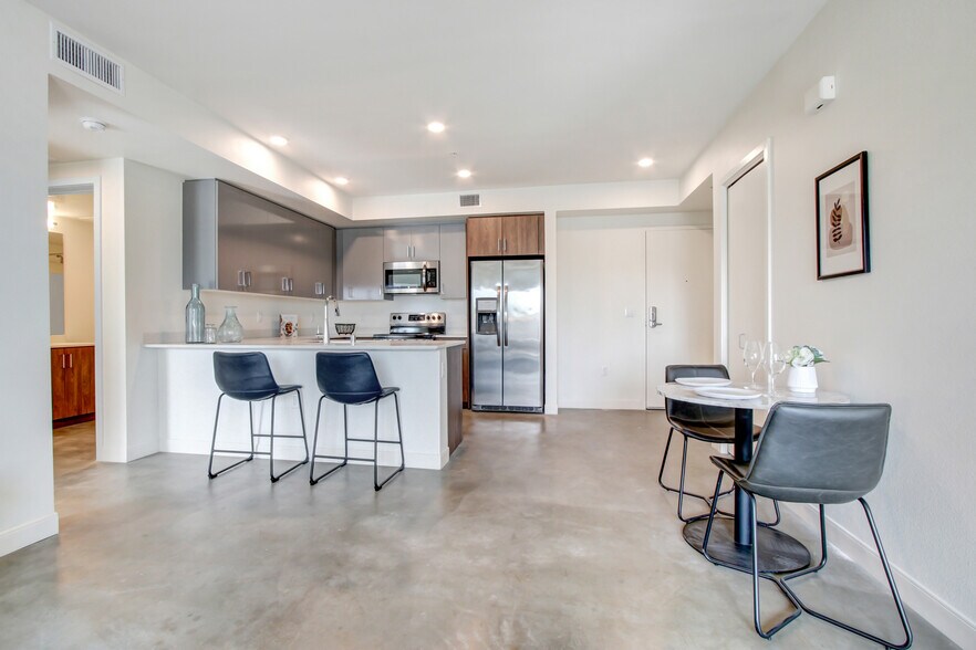 Watermark Apartments 6625 Reseda Blvd Reseda CA 91335 Apartment Finder