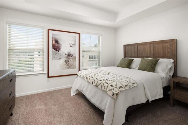 Building Photo - 626 Wynard Pl