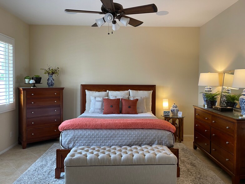 Primary Master, Cal King, Large Walk-in Closet - 49 Vista Mirage Way