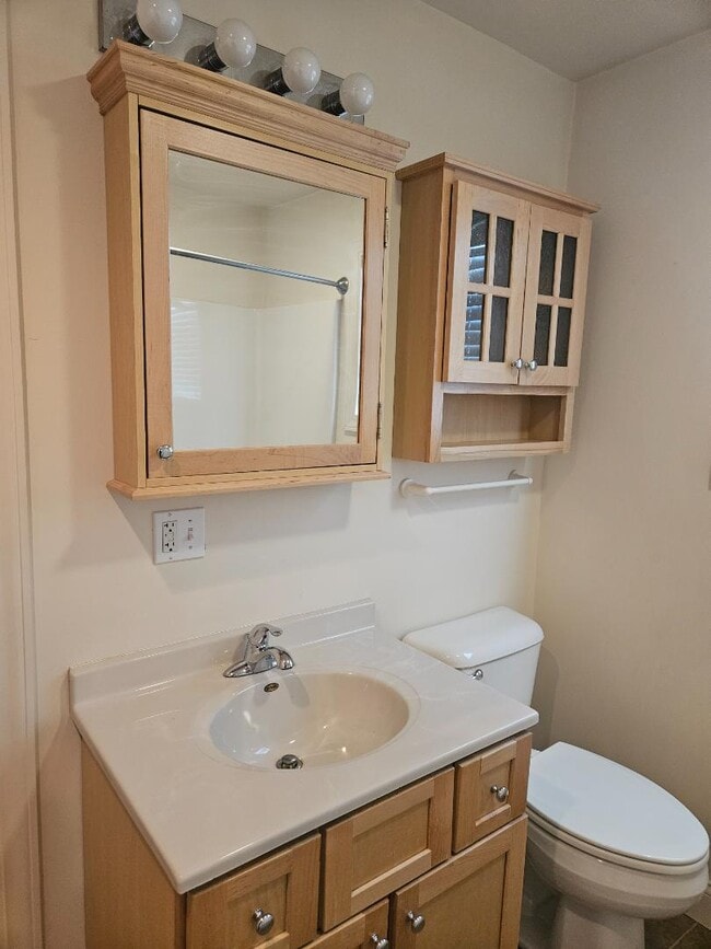 Building Photo - 728 W Calhoun St