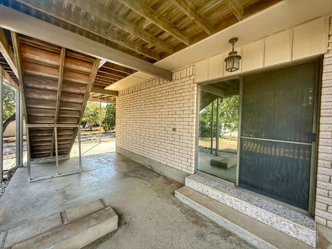 Building Photo - Tranquility Meets Flexibility — Canyon Lake Home with Wrap-Around Deck & Guest Suite