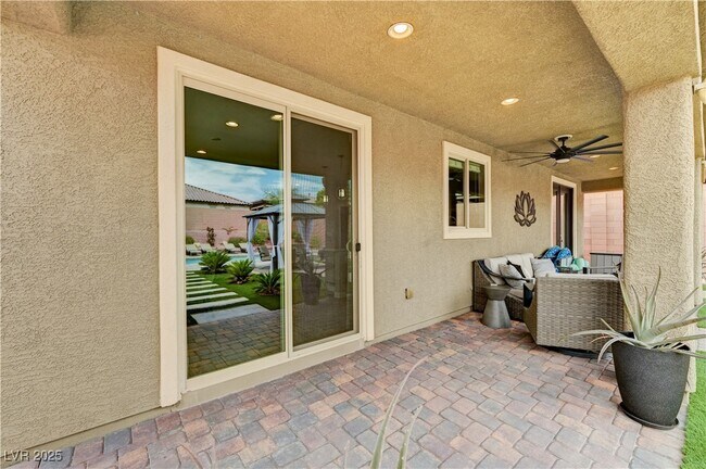Building Photo - 10730 Cowlite Ave