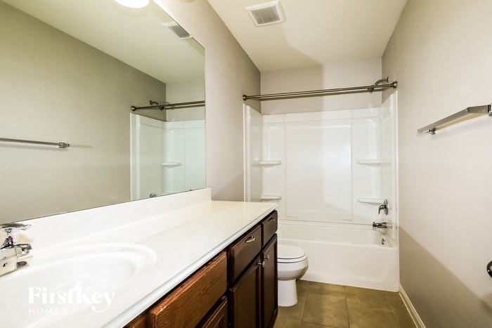 Building Photo - 22422 Base Light Dr