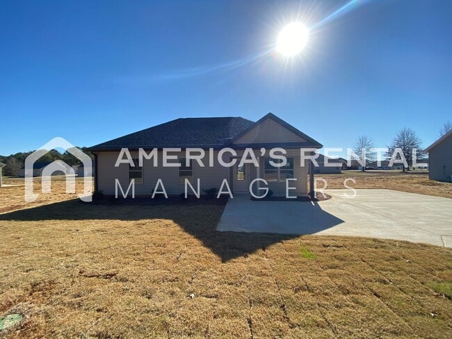 Building Photo - MOVE IN SPECIAL!!! - Wonderful Home for Rent in Talladega, AL... Available to View Now!!! - Sign ...