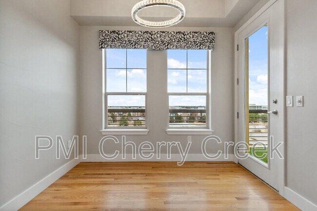 Building Photo - 10111 Inverness Main St