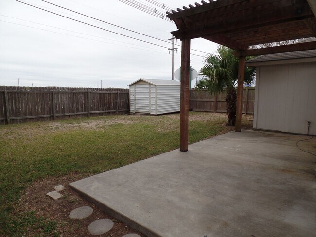Building Photo - 317 Clydesdale Ln