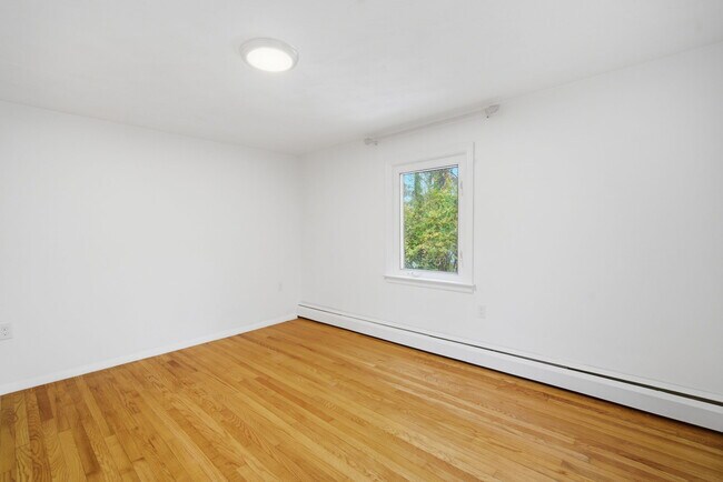 Building Photo - 1108 New Britain Ave