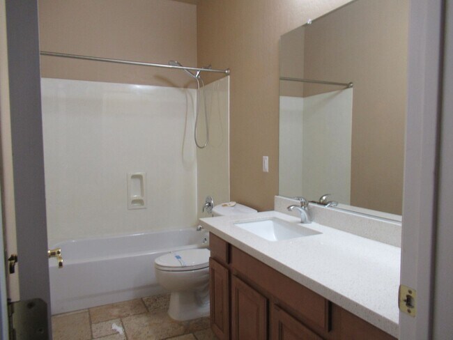 Building Photo - 4 Bedroom Home in Gilbert