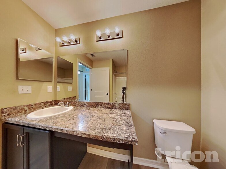 Building Photo - 7274 Somerset Pond Dr