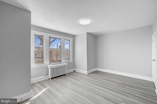 Building Photo - 5517 Ridgewood St