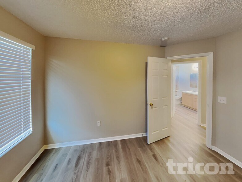 Building Photo - 5421 Dahlia Reserve Dr