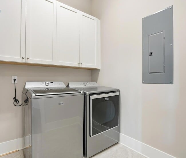 Building Photo - 2548 Josiah St