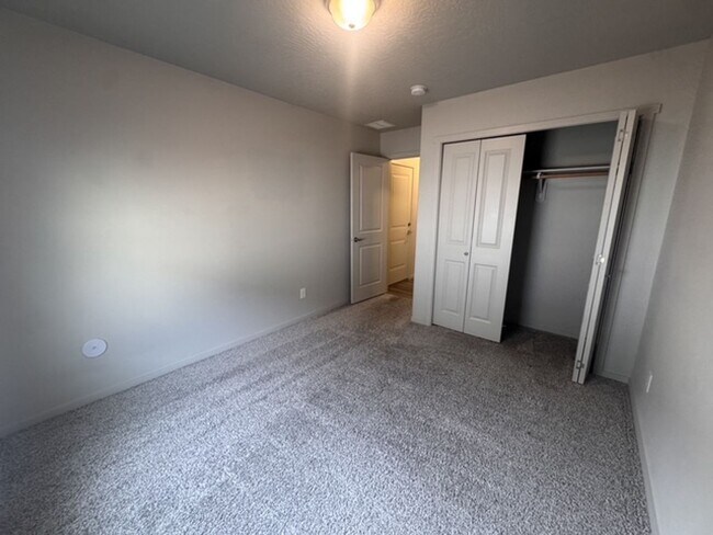 Building Photo - Luxury 4 Bed, 2 Bath Rancher in Spokane Valley!