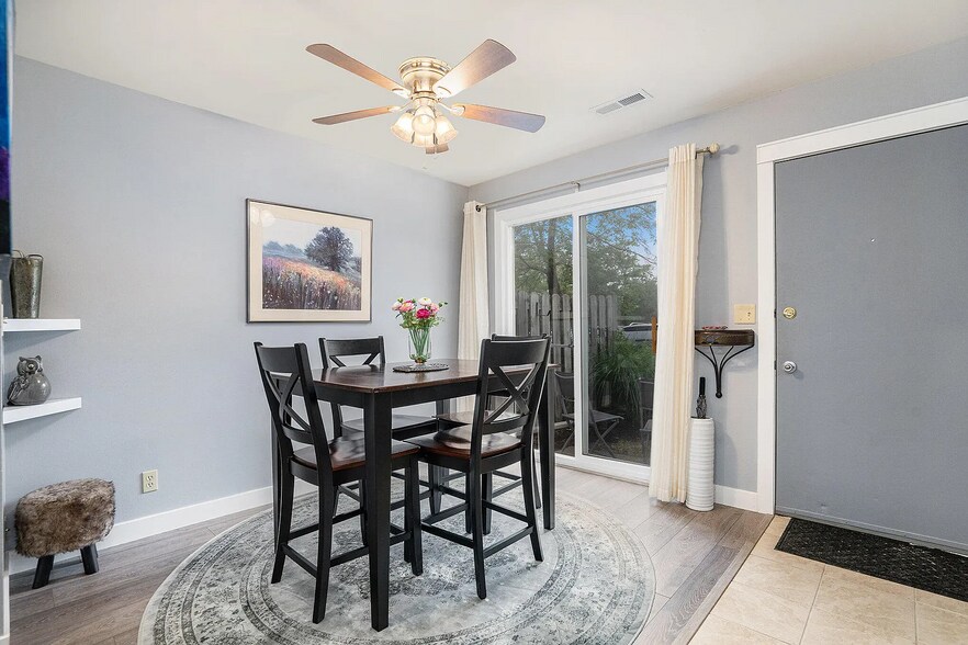 Building Photo - 3567 Kenbrooke Ct