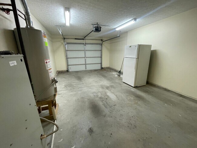 Building Photo - 3425 Legacy Run