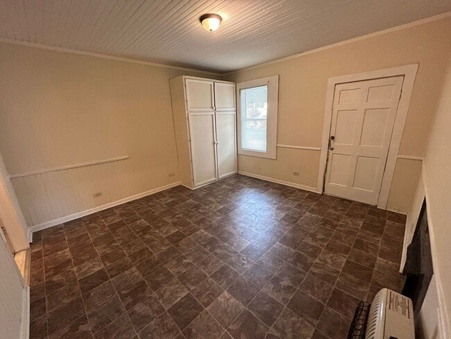 Building Photo - 73 Pine St