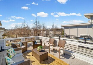 Building Photo - 1240 2nd Ave S