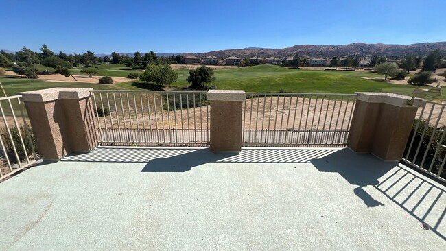 Building Photo - West Palmdale Home in Golf Course