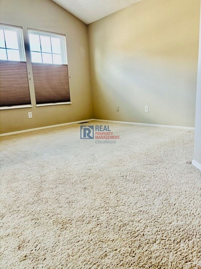 Building Photo - 10430 W 83rd Ave