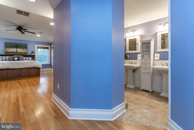 Building Photo - 24 Camelia Ct