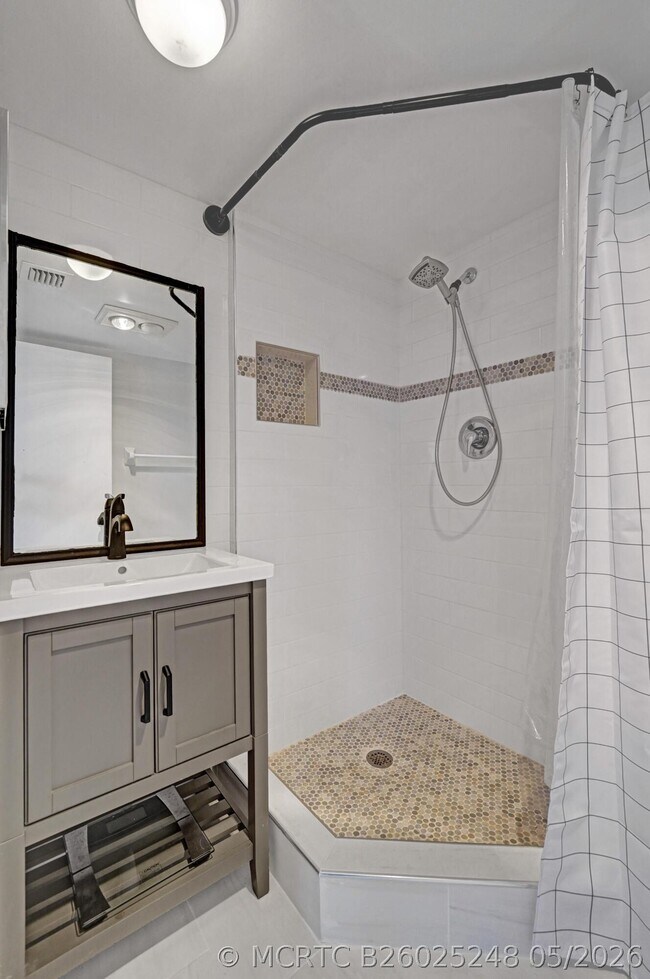 Building Photo - 9470 Poinciana Pl