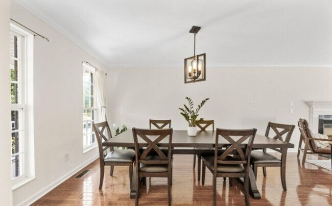 Building Photo - Knoxville 37934 - 4 bedroom 2 bath - call ...