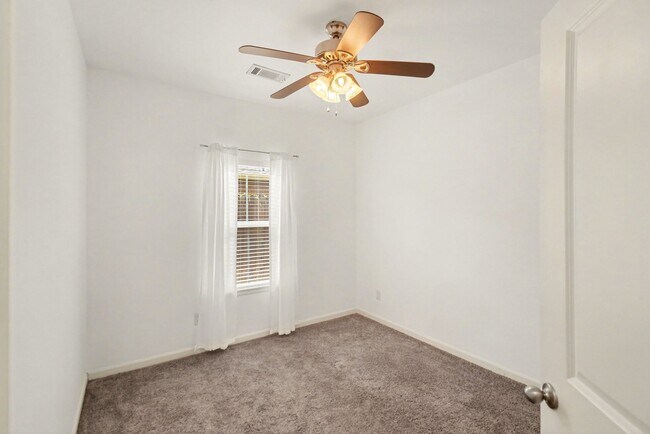 Building Photo - 3413 Omega St
