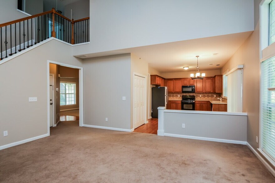 Building Photo - 745 Friars Head Dr NE