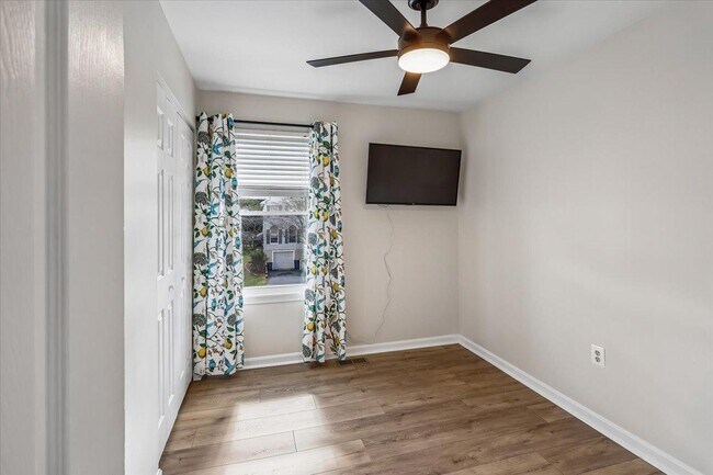 Building Photo - 7338 Argonne Dr